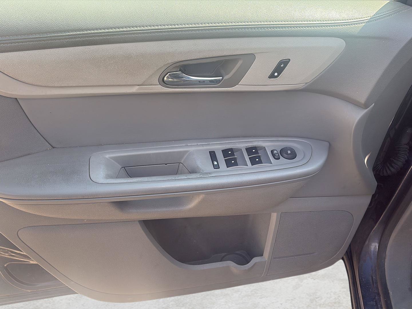 Used 2013 Chevrolet Traverse LS FWD image 14