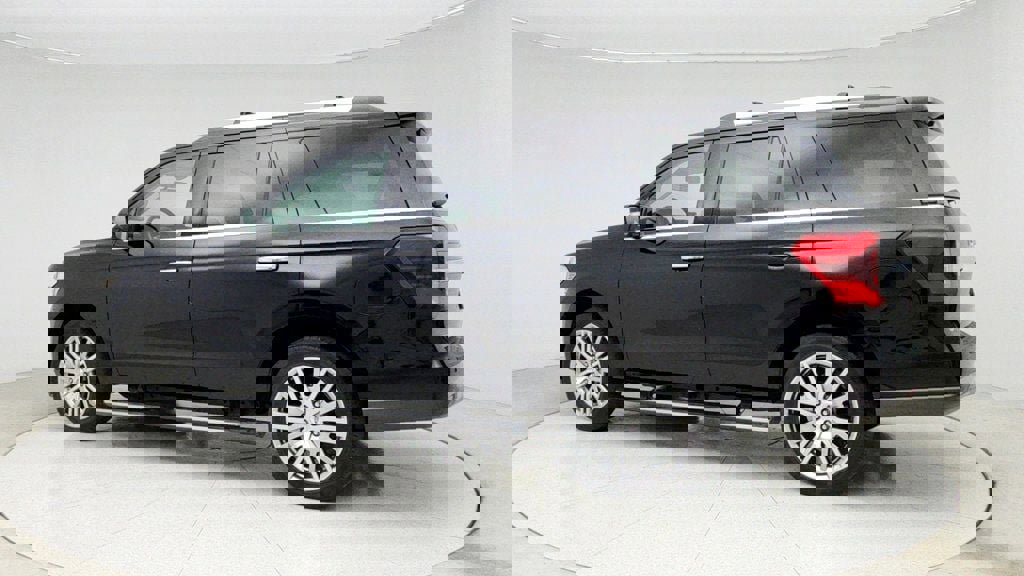 Used 2024 Ford Expedition Limited image 7