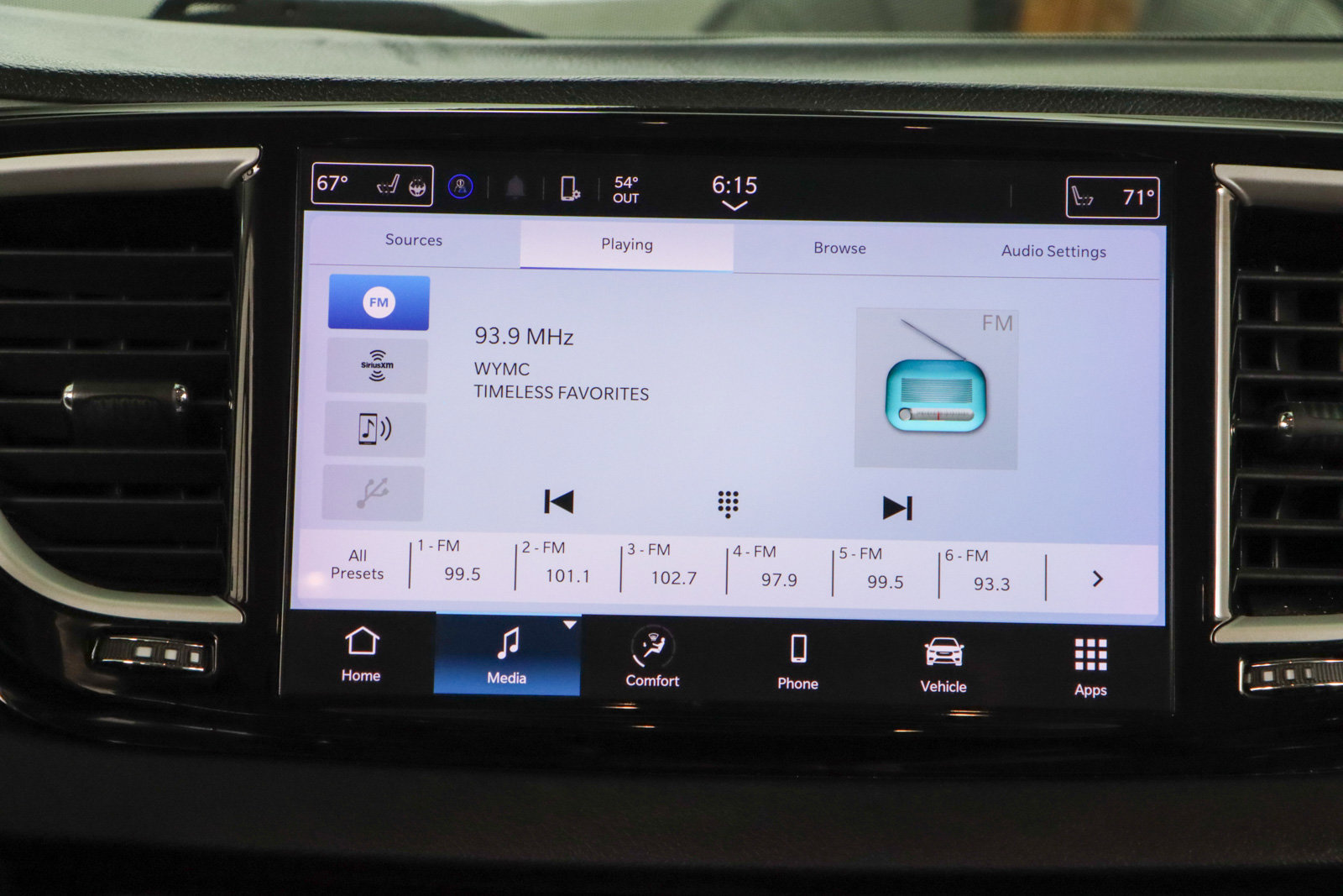 Used 2023 Chrysler Pacifica Touring-L image 19