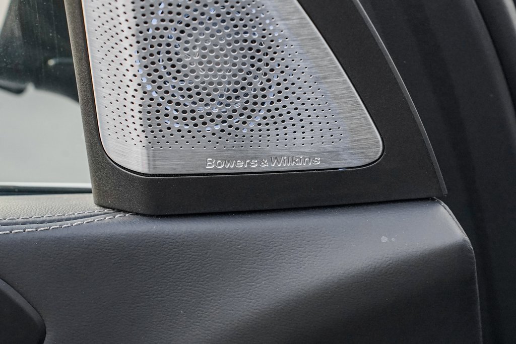 Used 2025 BMW X7 M60i image 11