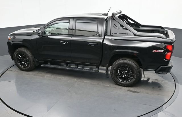 Used 2025 Chevrolet Colorado Z71 w/ Midnight Edition AWD/4WD image 42