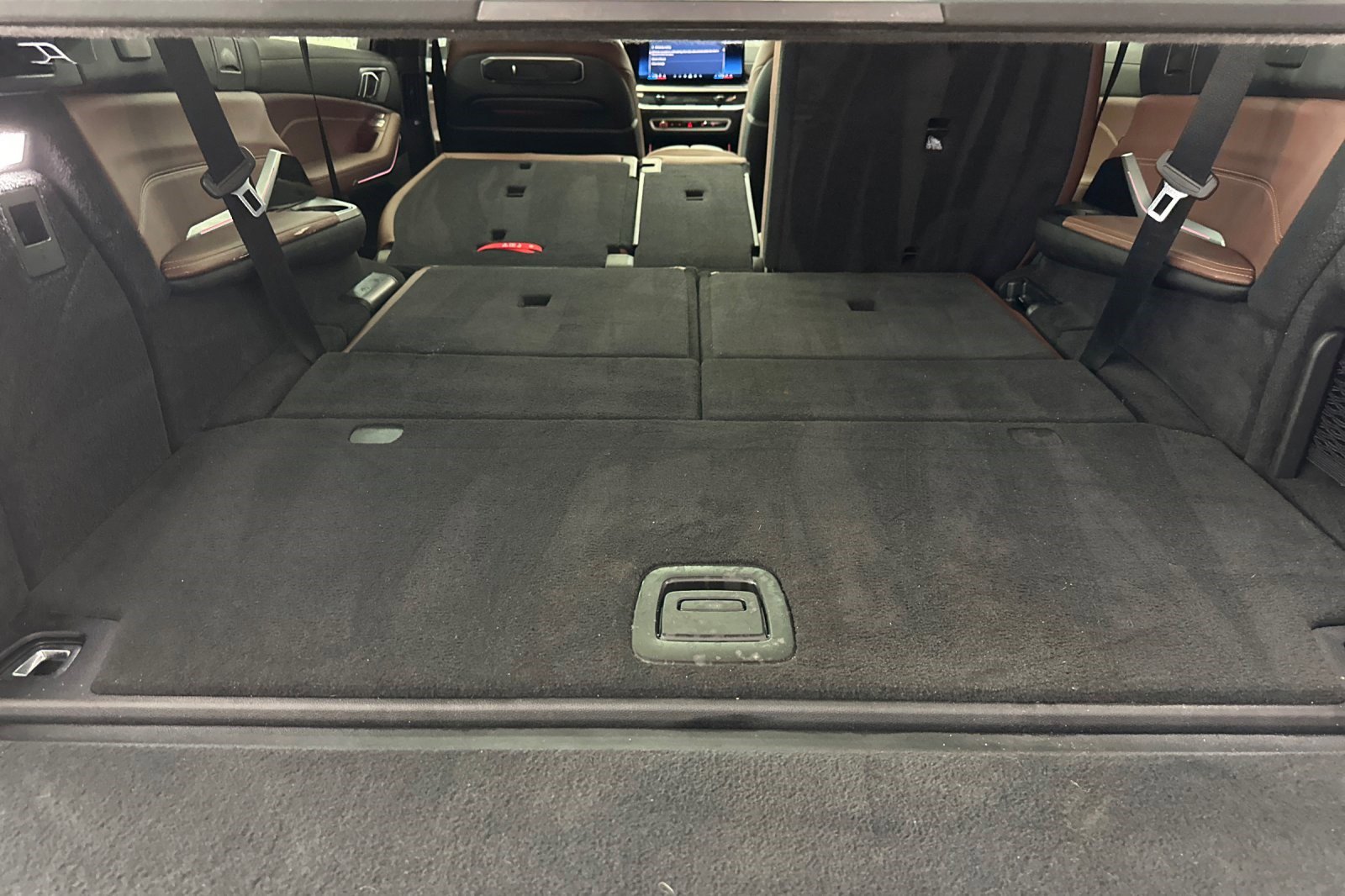 Used 2024 BMW X7 xDrive40i w/ M Sport Package image 35