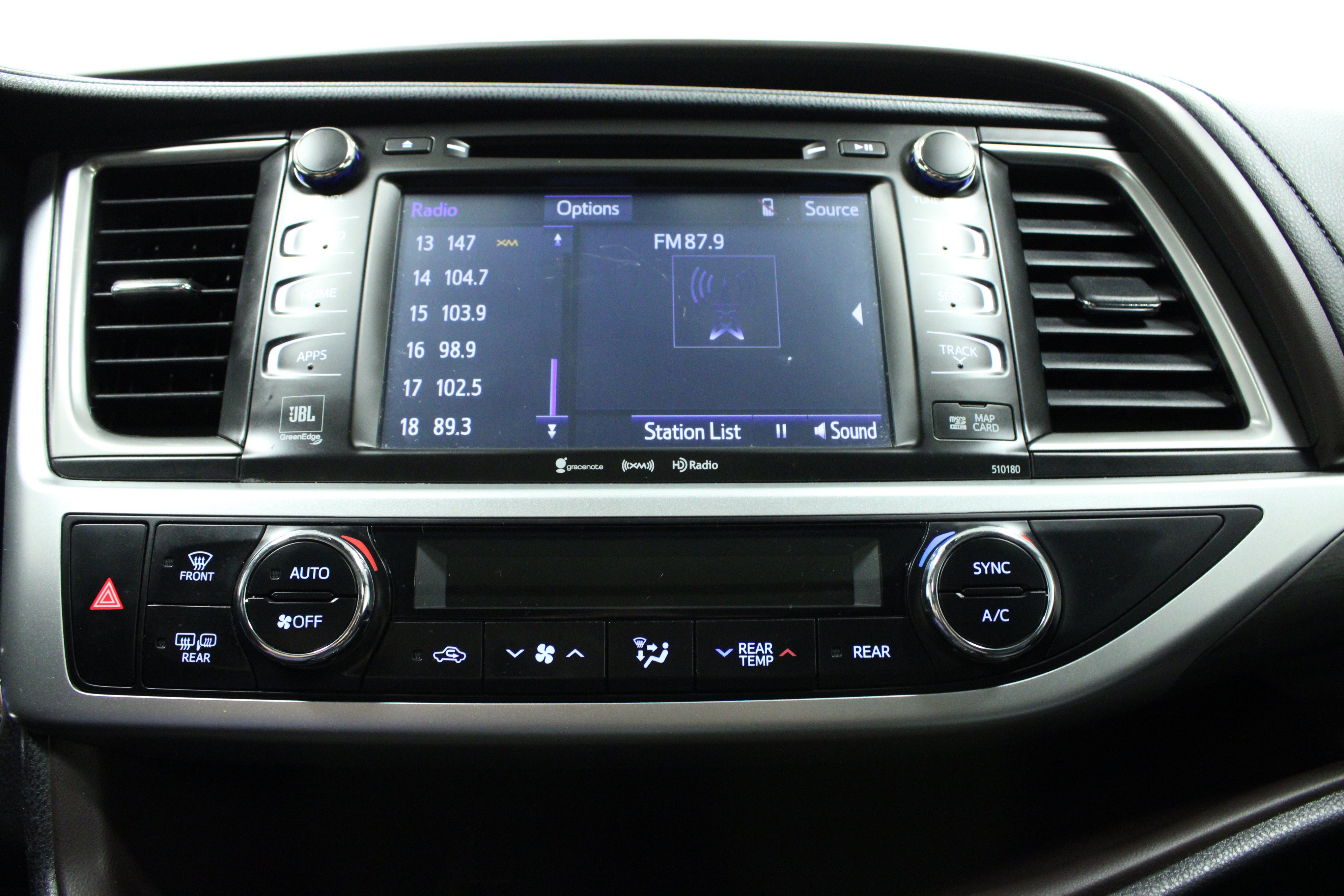 Used 2018 Toyota Highlander Limited AWD/4WD image 23