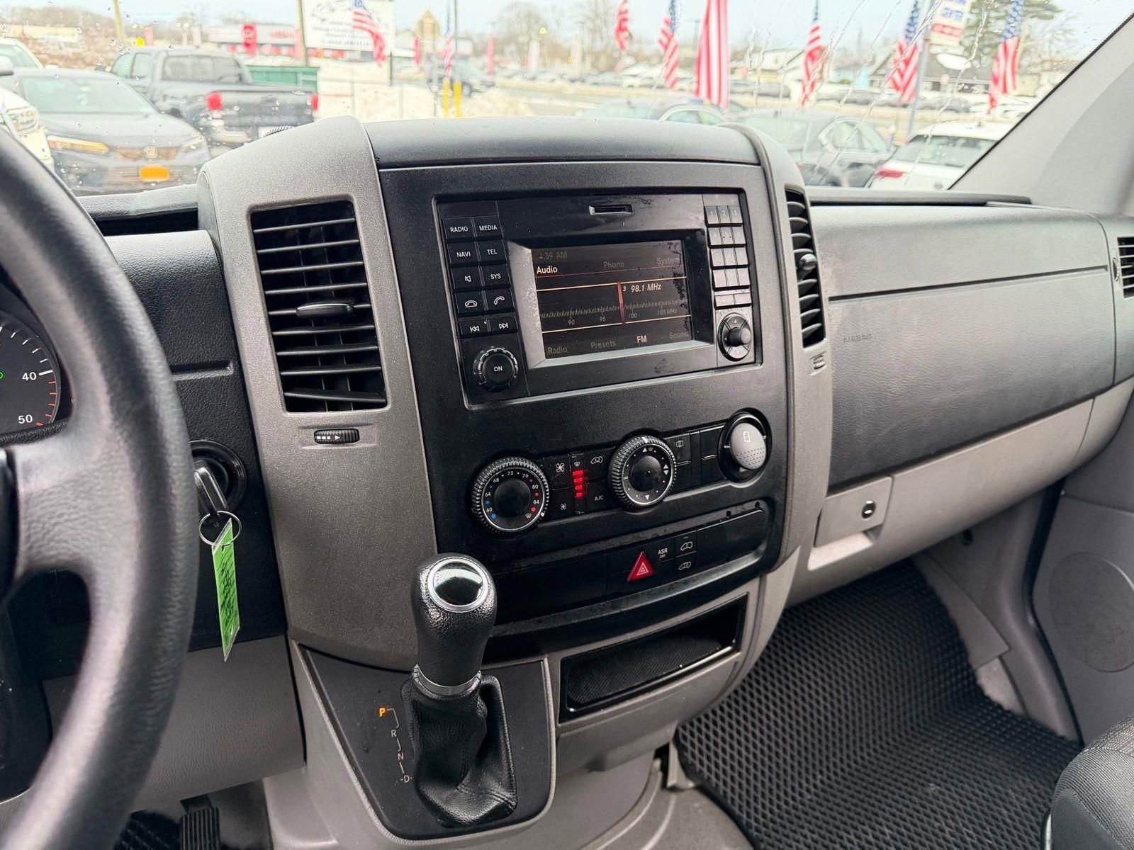 Used 2017 Freightliner Sprinter 2500 image 21