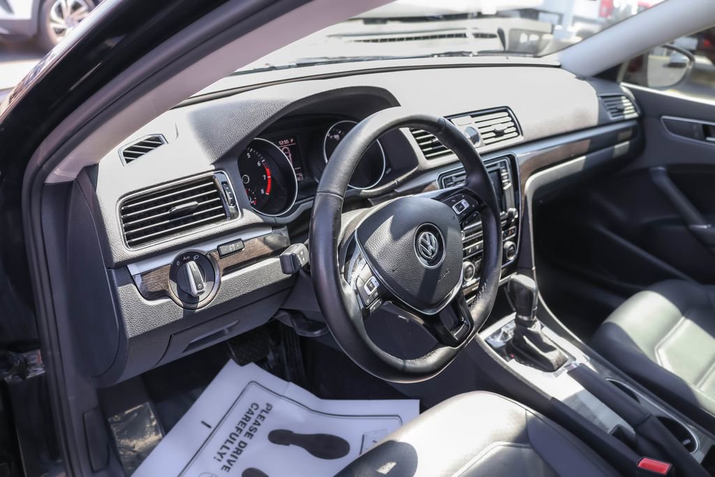 Used 2016 Volkswagen Passat 1.8T SE image 5