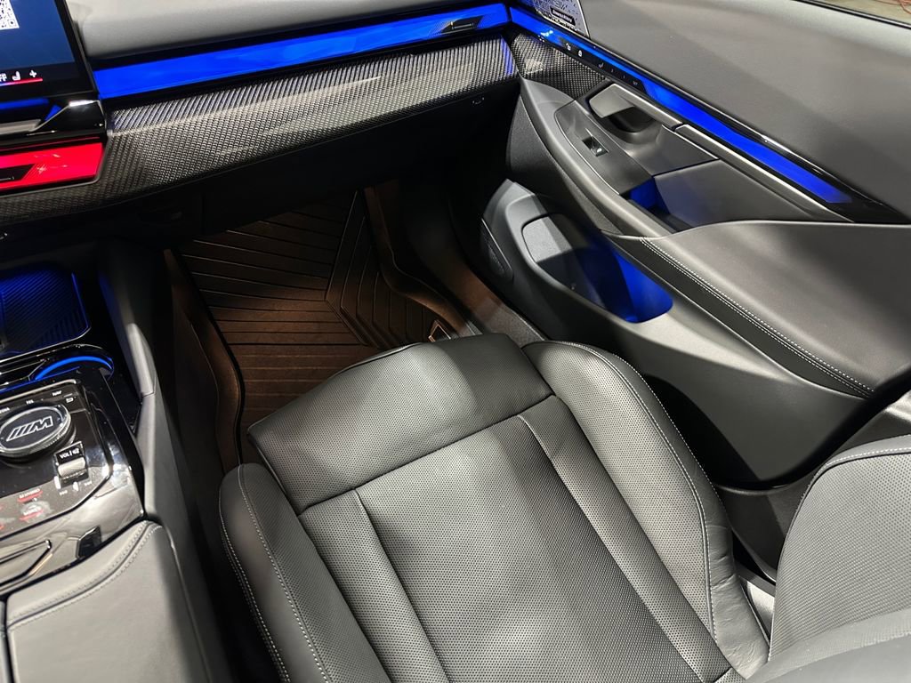 Used 2025 BMW M5 Touring image 18