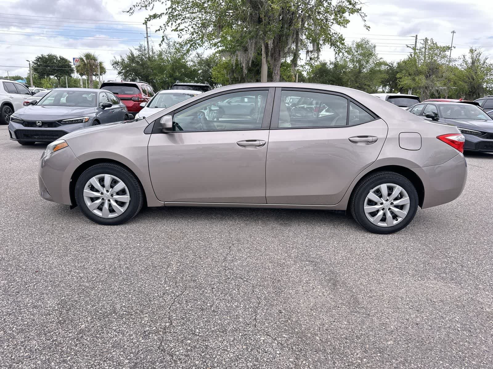 Used 2015 Toyota Corolla LE FWD image 3