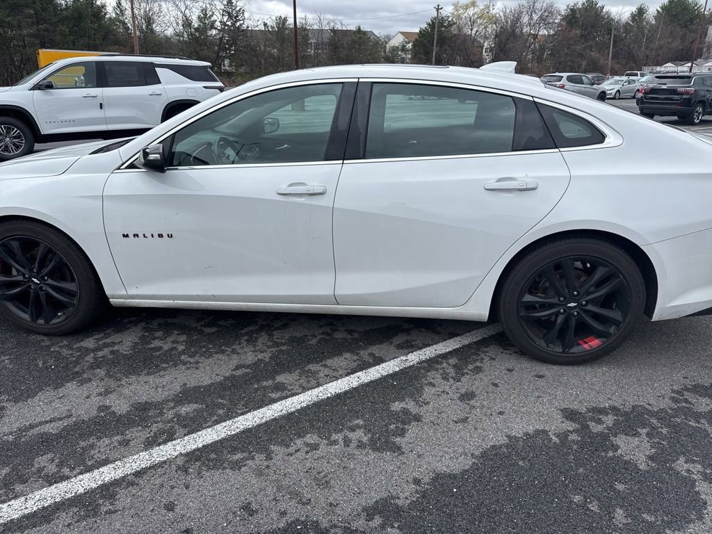 Used 2018 Chevrolet Malibu LT w/ Driver Confidence Package image 6