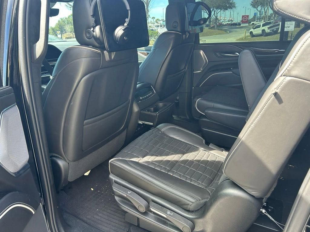 Certified 2023 Cadillac Escalade ESV Sport Platinum image 11