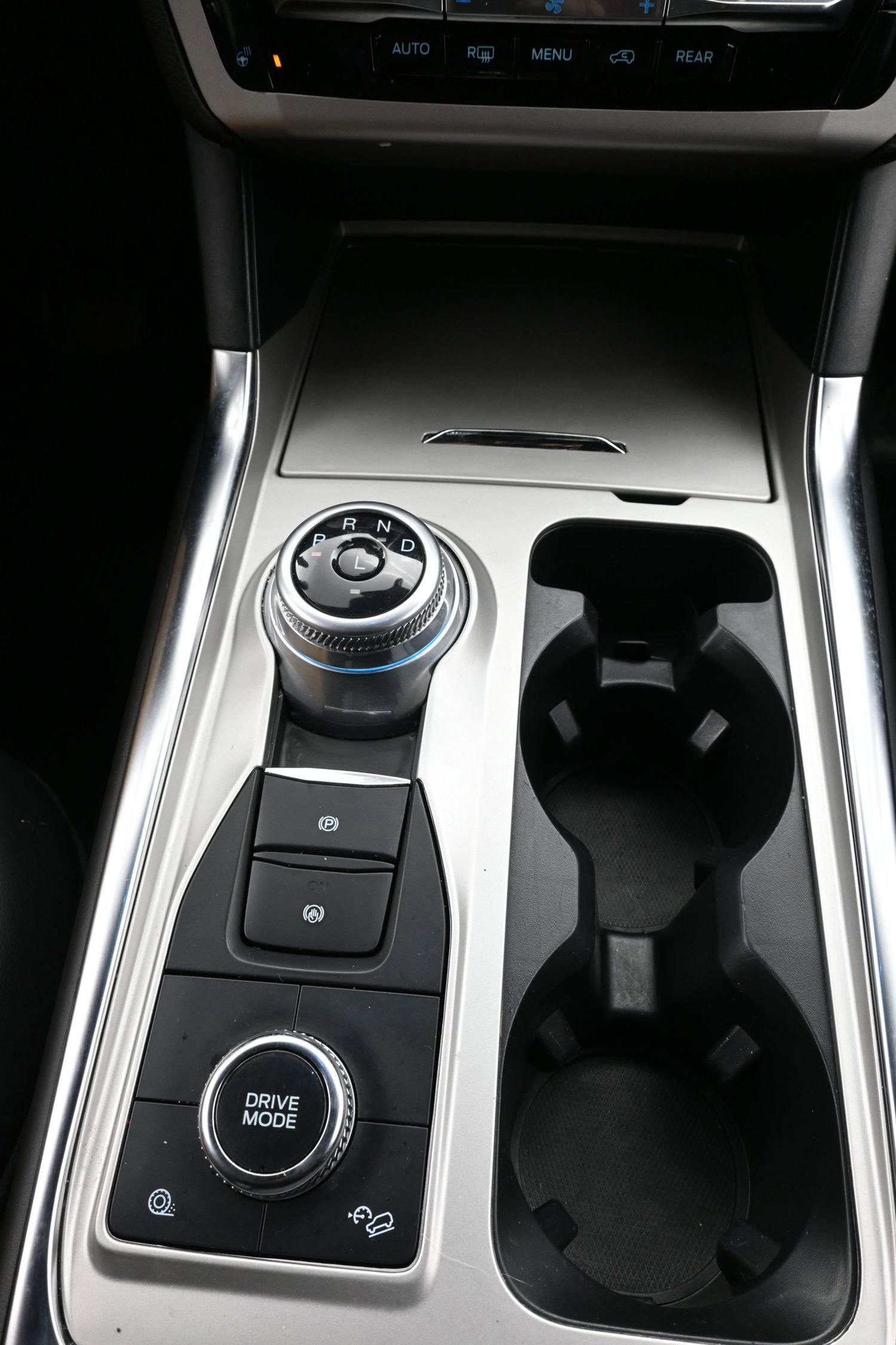 Used 2023 Ford Explorer XLT w/ Equipment Group 202A image 19