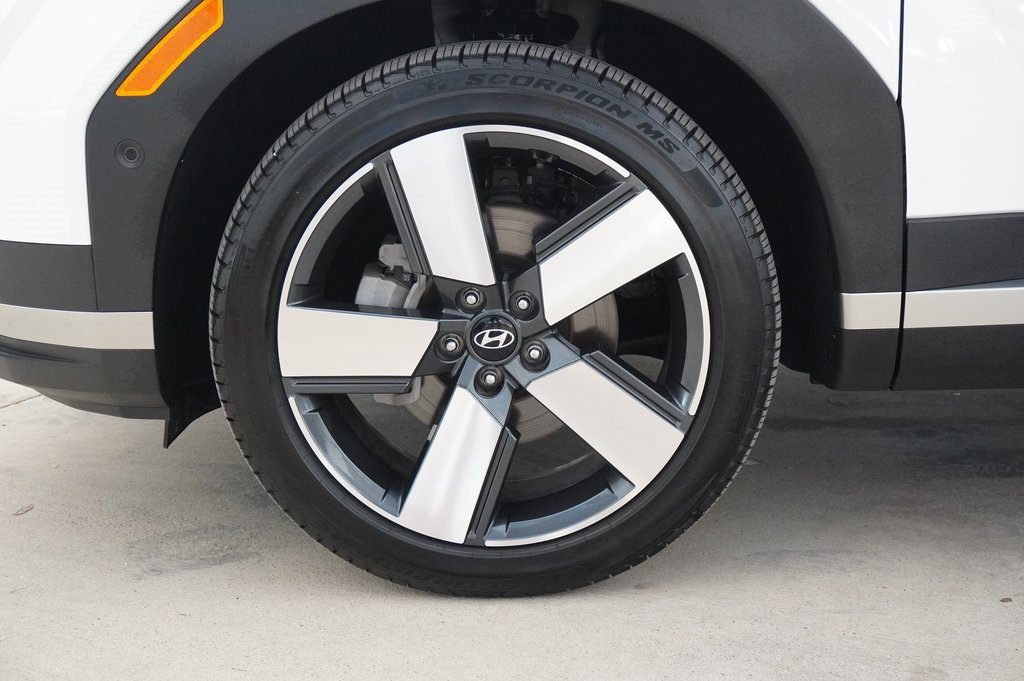 Used 2025 Hyundai Santa Fe Limited image 9