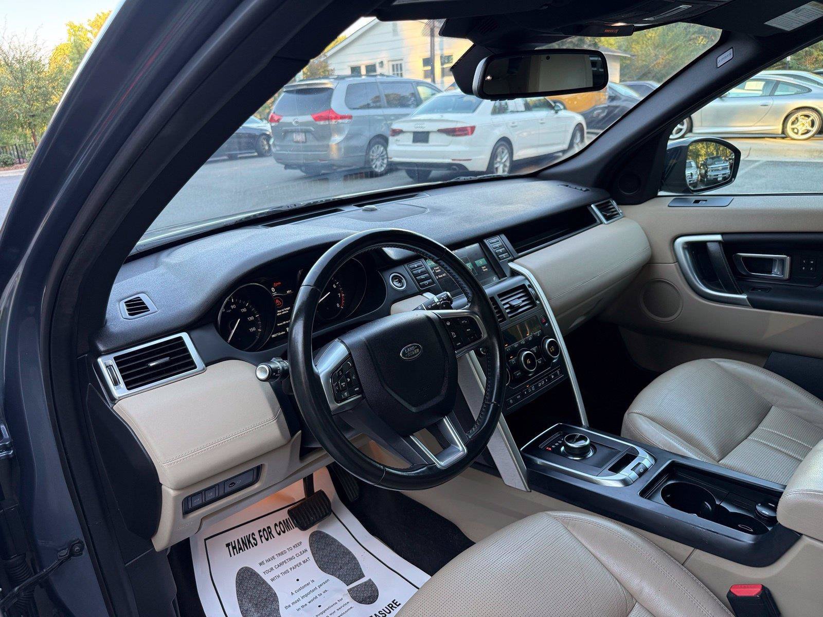 Used 2018 Land Rover Discovery Sport HSE AWD/4WD image 19
