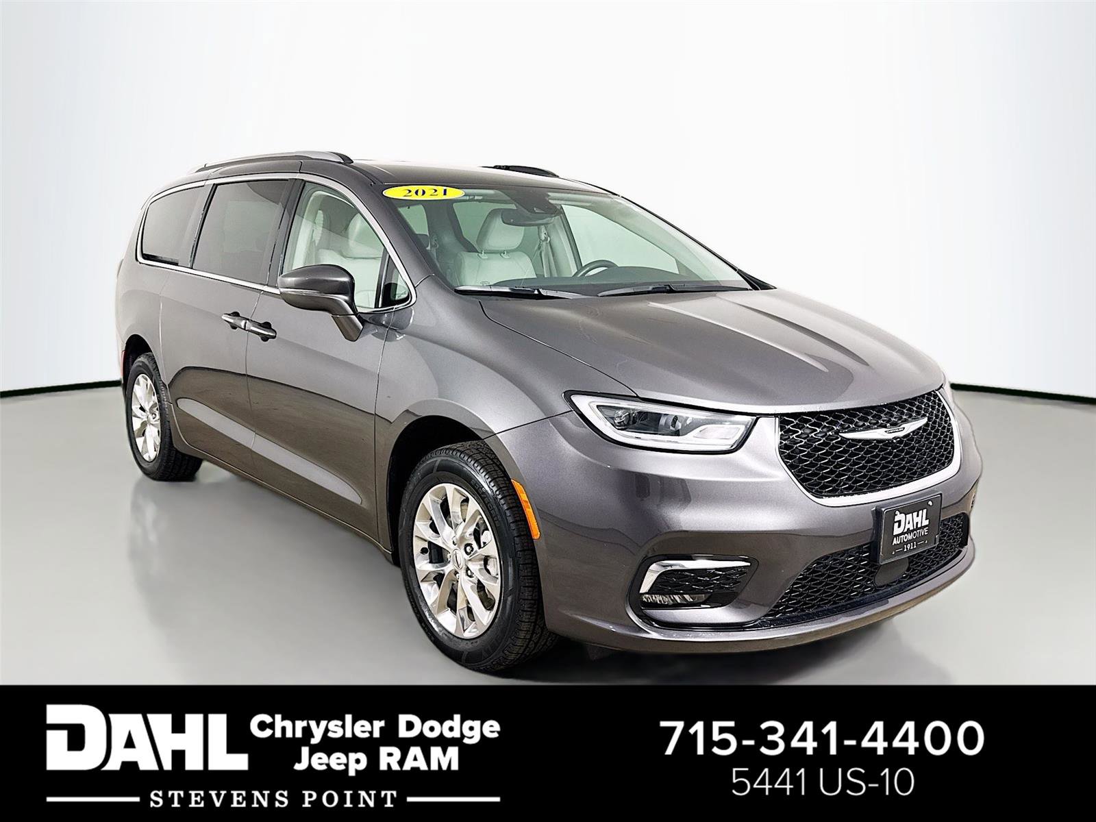 Used 2021 Chrysler Pacifica Touring-L AWD/4WD image 1