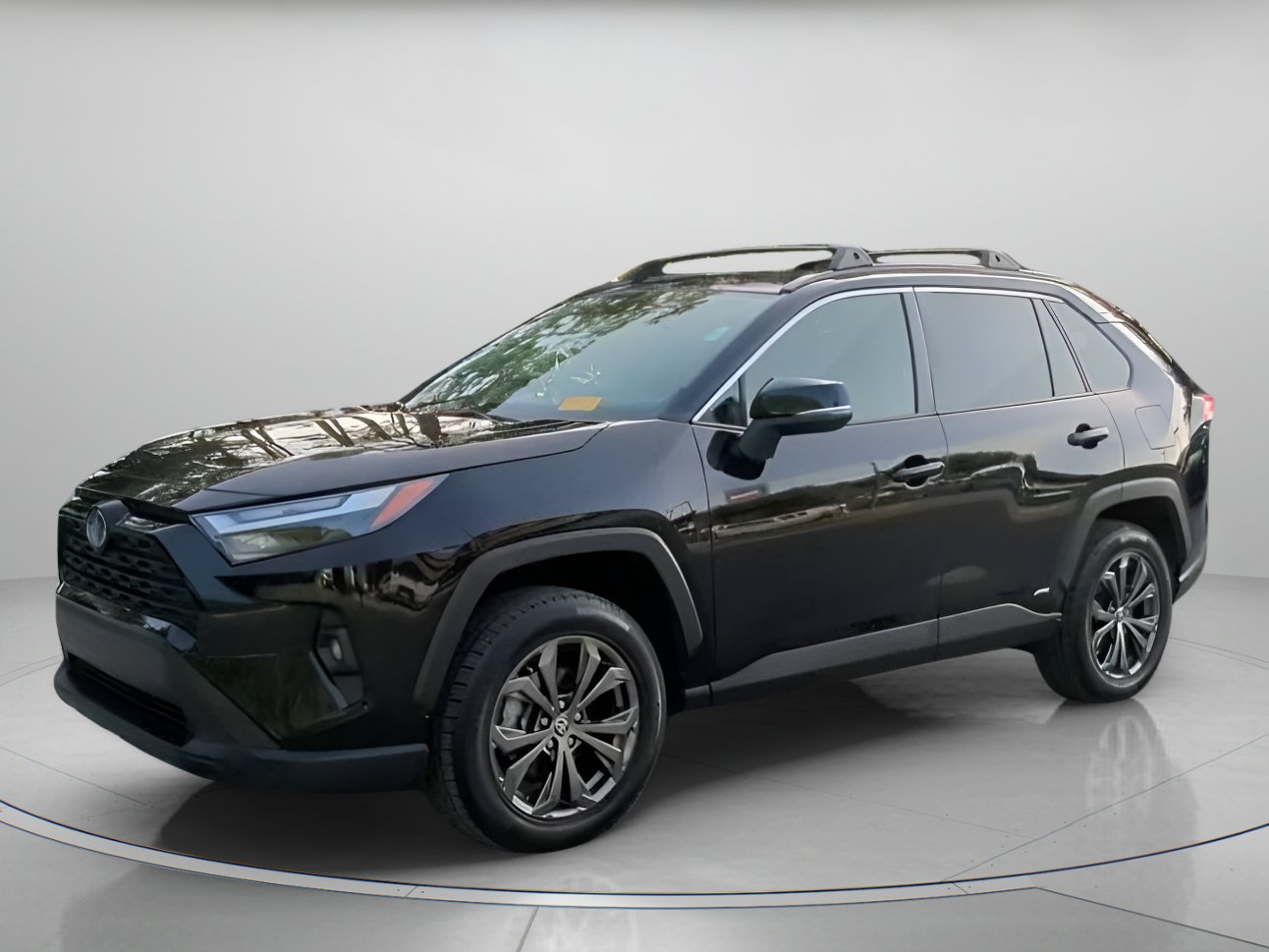 Used 2023 Toyota RAV4 XLE Premium AWD/4WD image 13