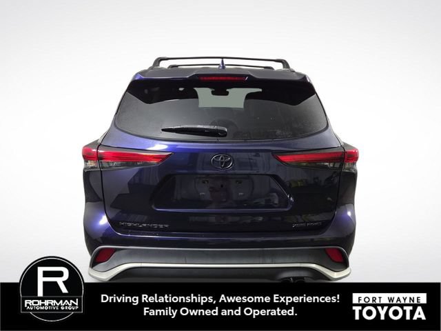 Used 2021 Toyota Highlander XSE AWD/4WD image 9