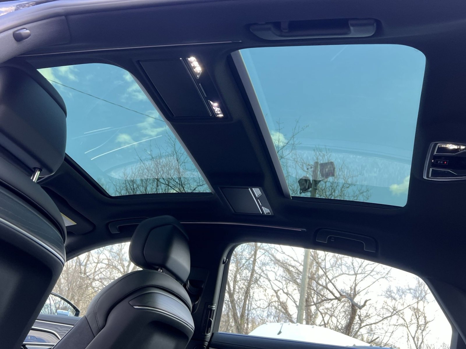 Used 2025 Audi A8 L 3.0T image 22