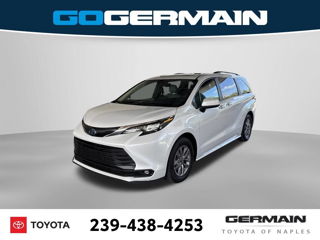 Used 2025 Toyota Sienna XLE