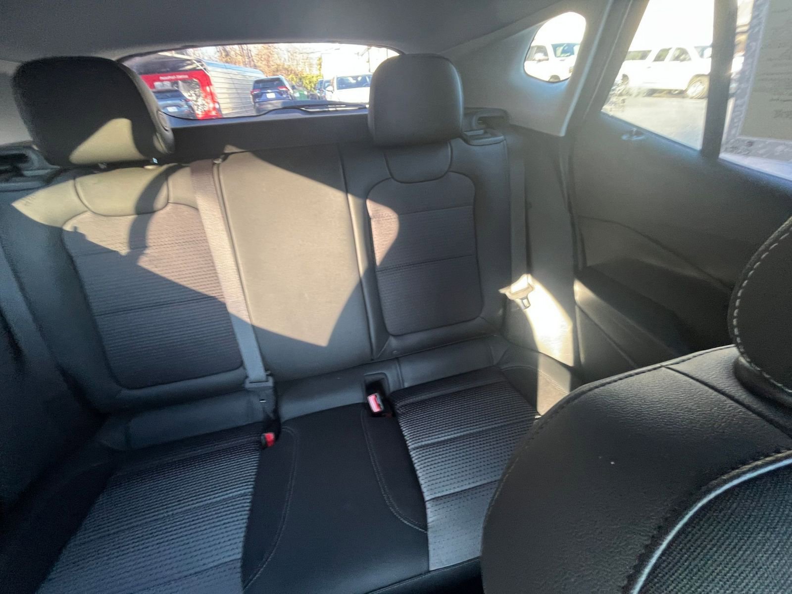 Used 2025 Chevrolet Trax LT image 31