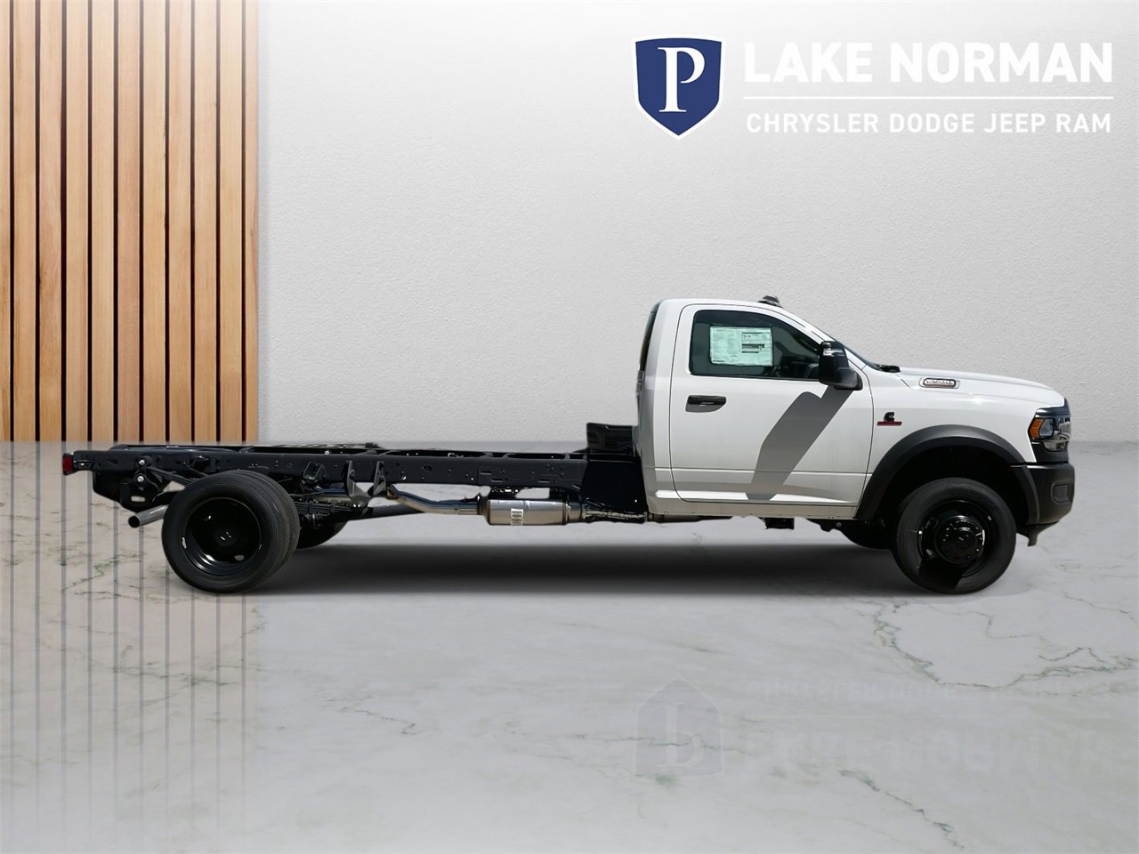 New 2024 RAM 5500 Tradesman image 9