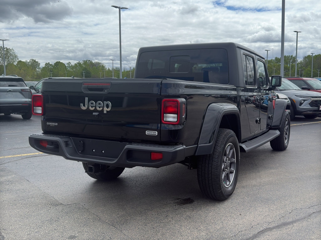 Used 2021 Jeep Gladiator Overland AWD/4WD image 5