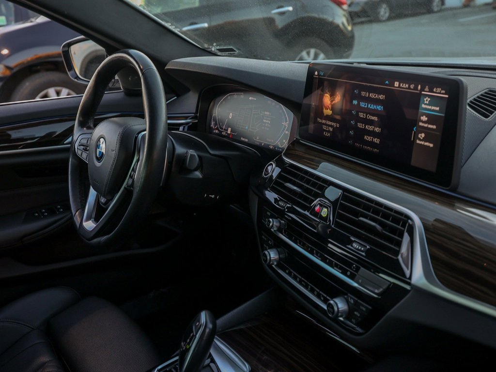 Used 2023 BMW 530e image 18