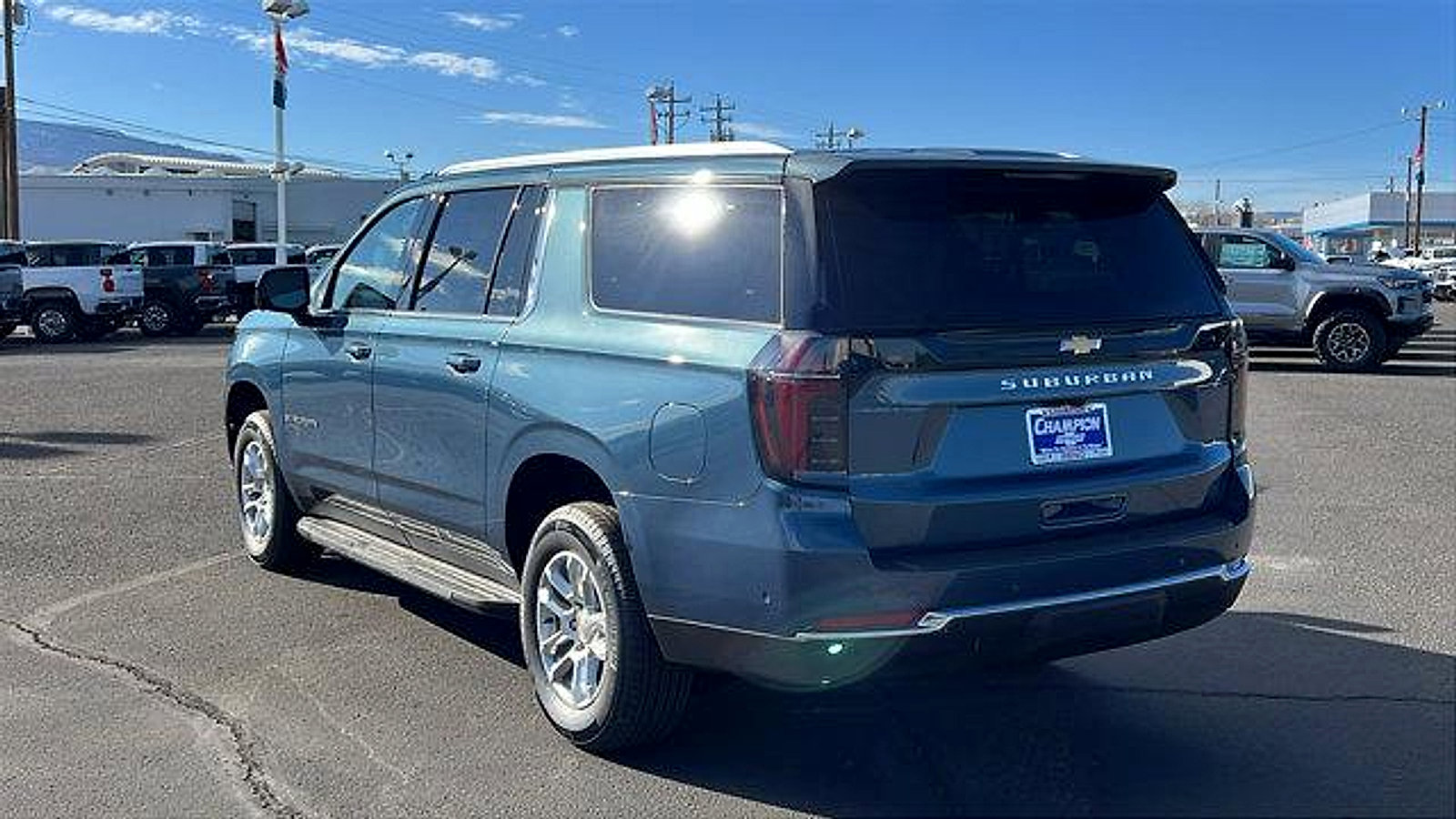 New 2026 Chevrolet Suburban LS image 7