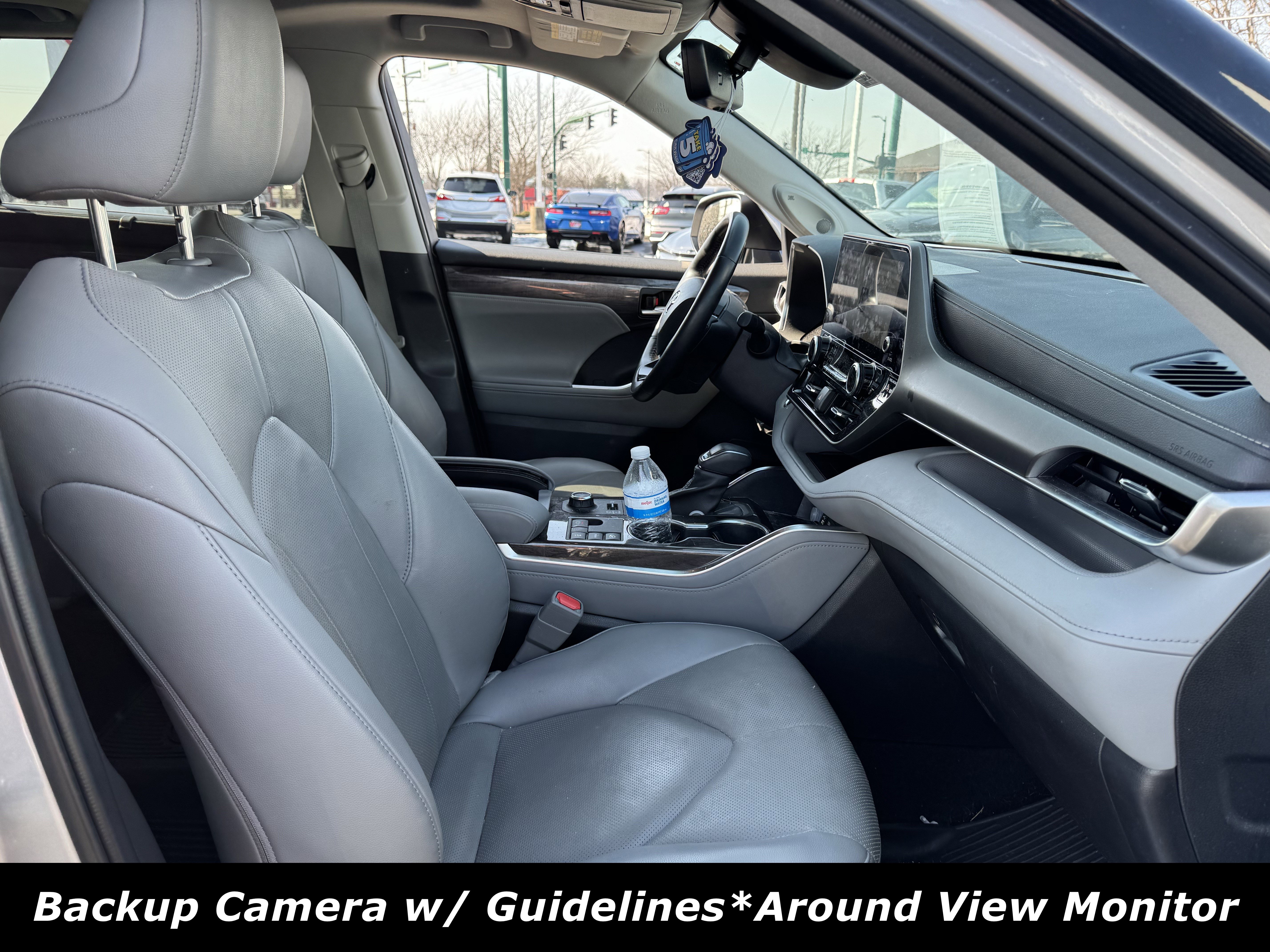 Used 2023 Toyota Highlander Limited image 4