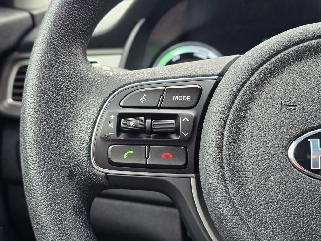 Used 2017 Kia Niro LX image 17