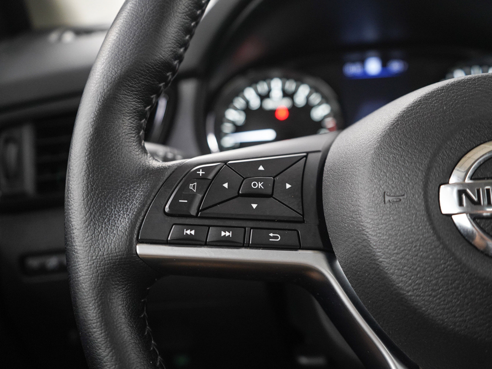 Used 2020 Nissan Rogue Sport SL w/ Premium Package AWD/4WD image 24