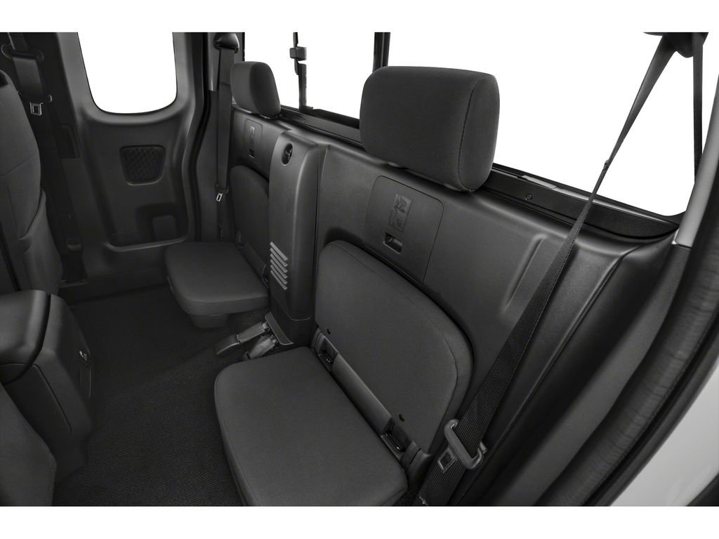 Used 2025 Nissan Frontier SV AWD/4WD image 13