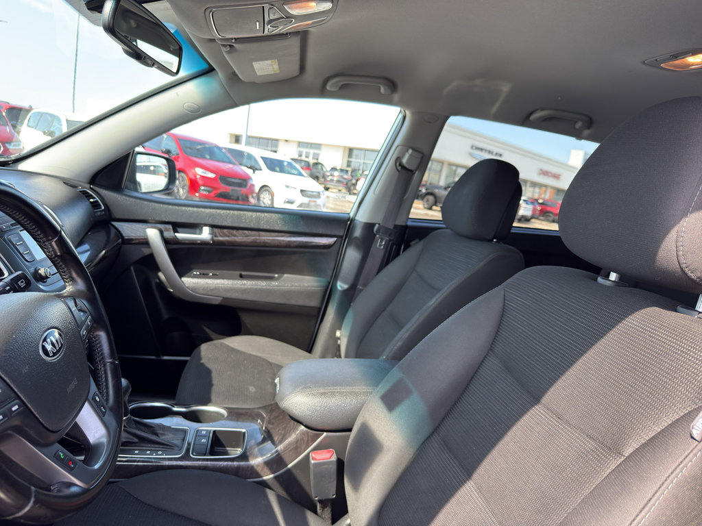 Used 2014 Kia Sorento LX image 24