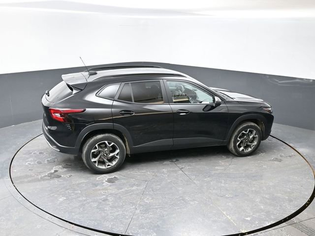 Used 2025 Chevrolet Trax LT image 38