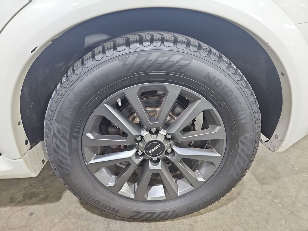 Used 2017 INFINITI QX80 Limited AWD/4WD image 41