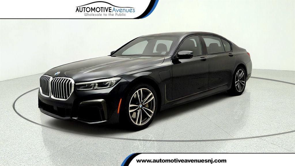Used 2020 BMW 745e xDrive AWD/4WD image 1
