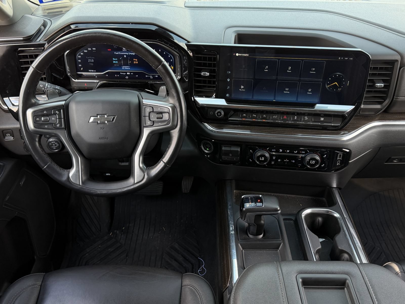 Used 2022 Chevrolet Silverado 1500 LT Trail Boss w/ LT Trail Boss Premium Package AWD/4WD image 15