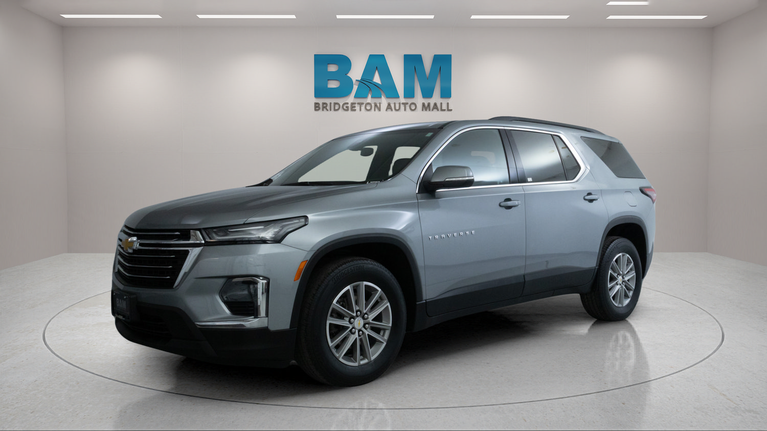 Used 2023 Chevrolet Traverse LT AWD/4WD image 3