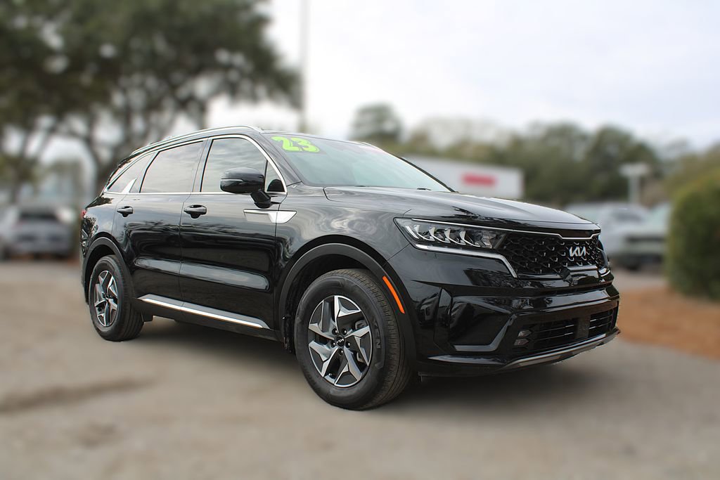 Certified 2023 Kia Sorento EX image 3
