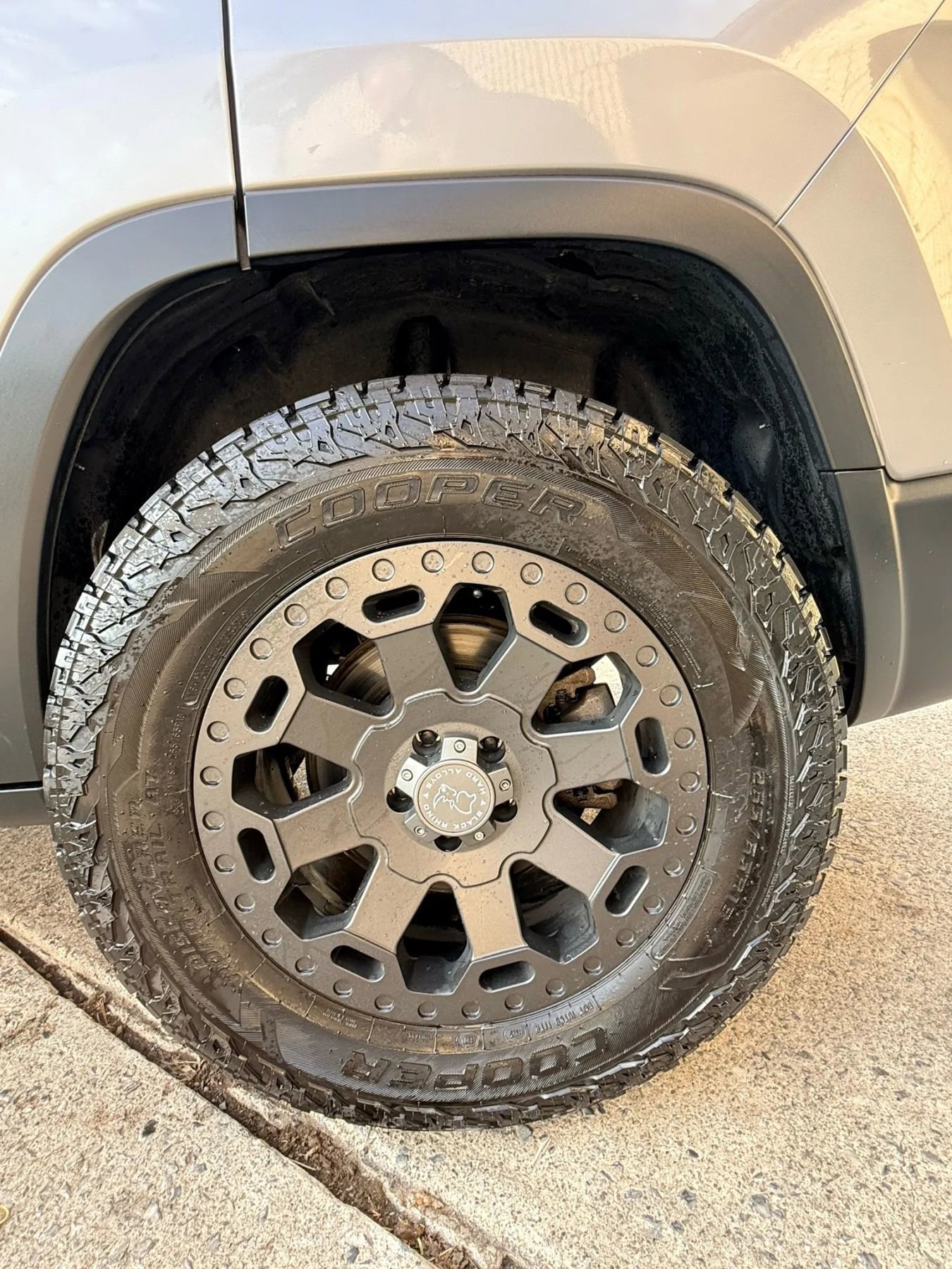 Used 2020 Jeep Cherokee Limited image 18