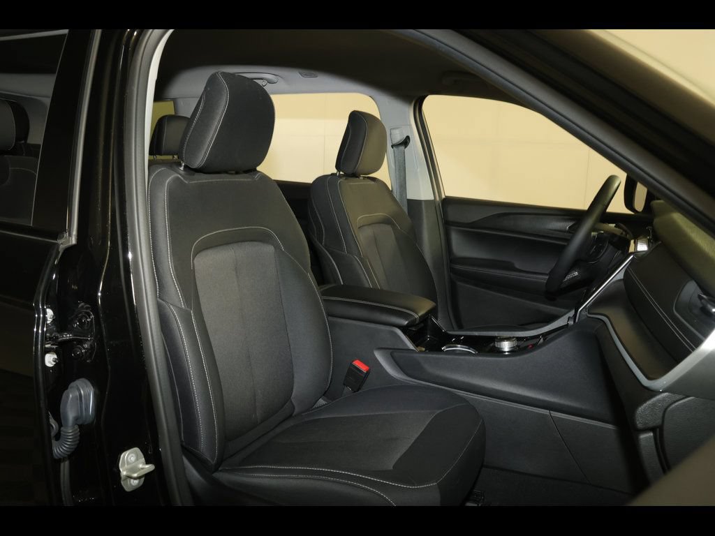 Certified 2023 Jeep Grand Cherokee L Laredo w/ Luxury Tech Group I AWD/4WD image 29