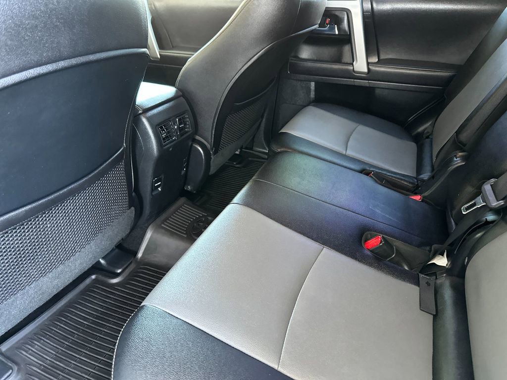 Used 2018 Toyota 4Runner SR5 Premium AWD/4WD image 11