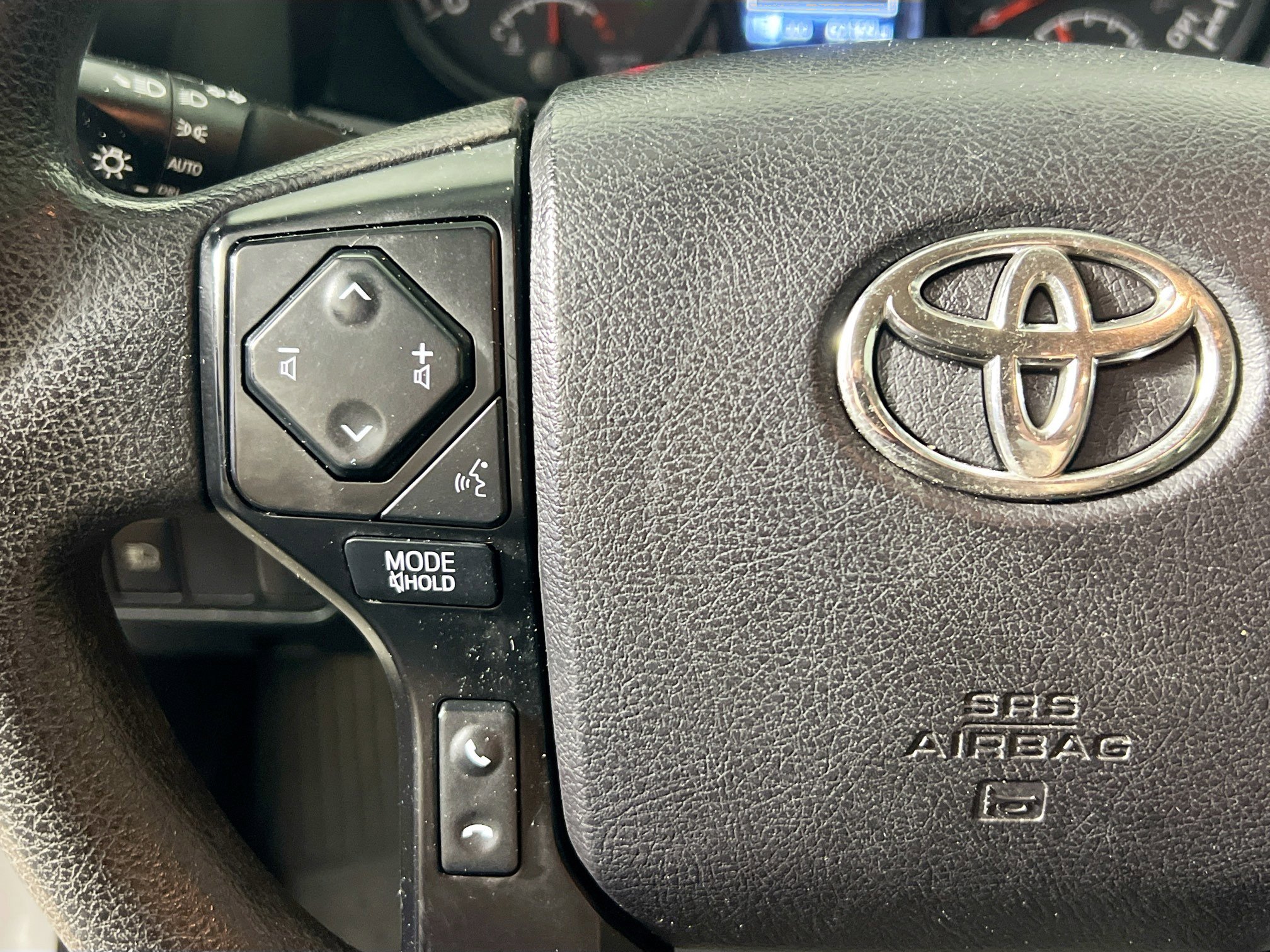 Used 2021 Toyota Tacoma SR AWD/4WD image 14