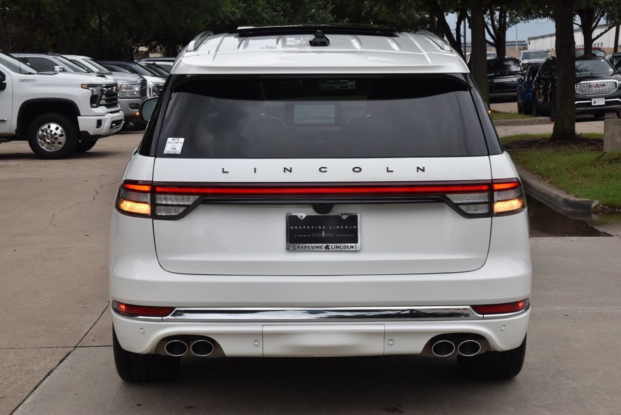 Used 2025 Lincoln Aviator Black Label AWD/4WD image 9