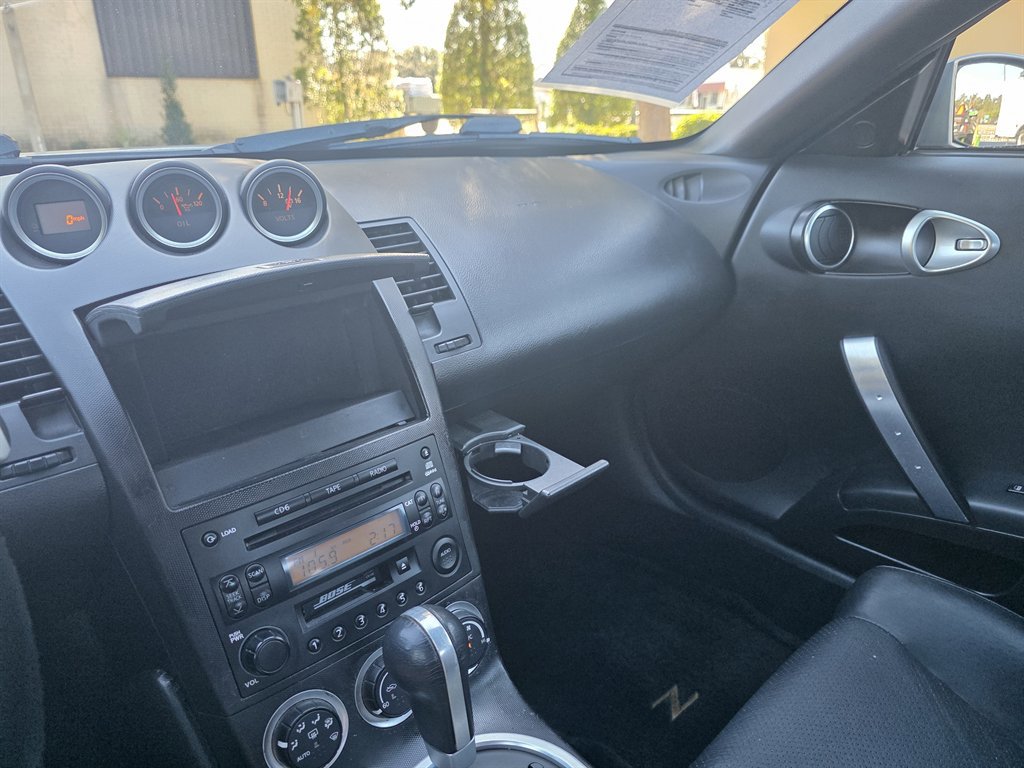 Used 2005 Nissan 350Z Touring image 18