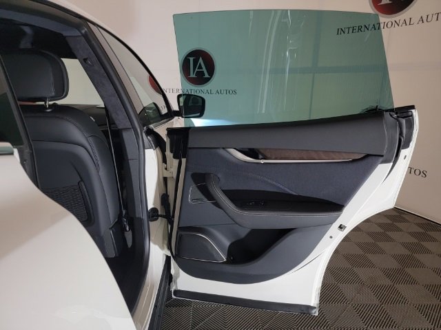 Used 2023 Maserati Levante GT image 12