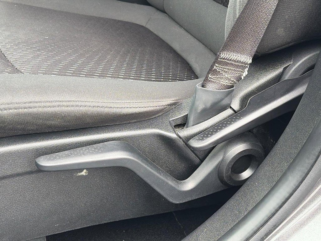 Used 2018 Dodge Journey SXT w/ Connectivity Group image 21