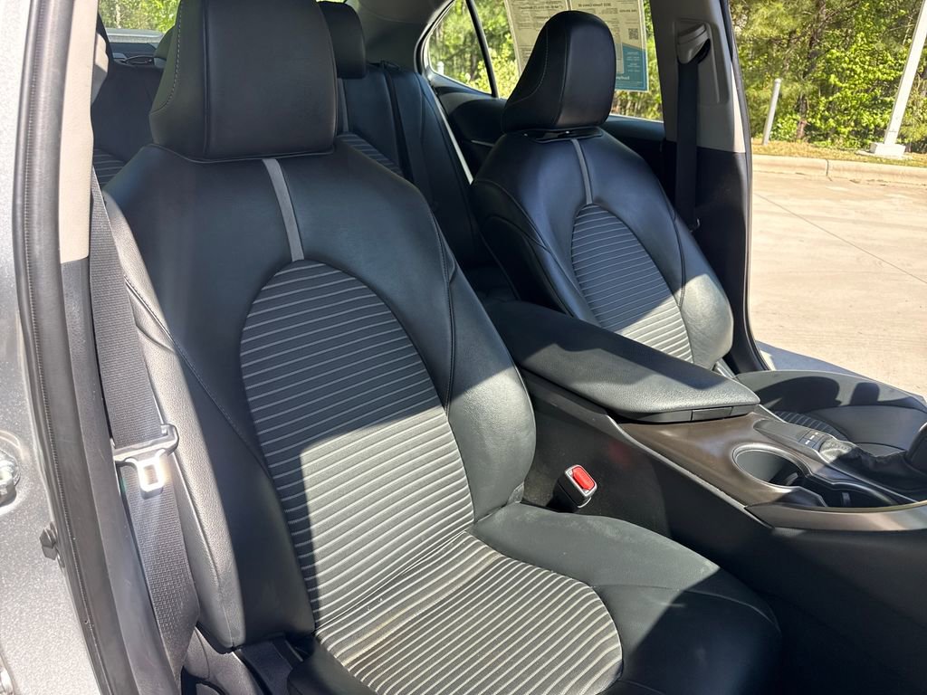 Used 2023 Toyota Camry SE FWD image 33