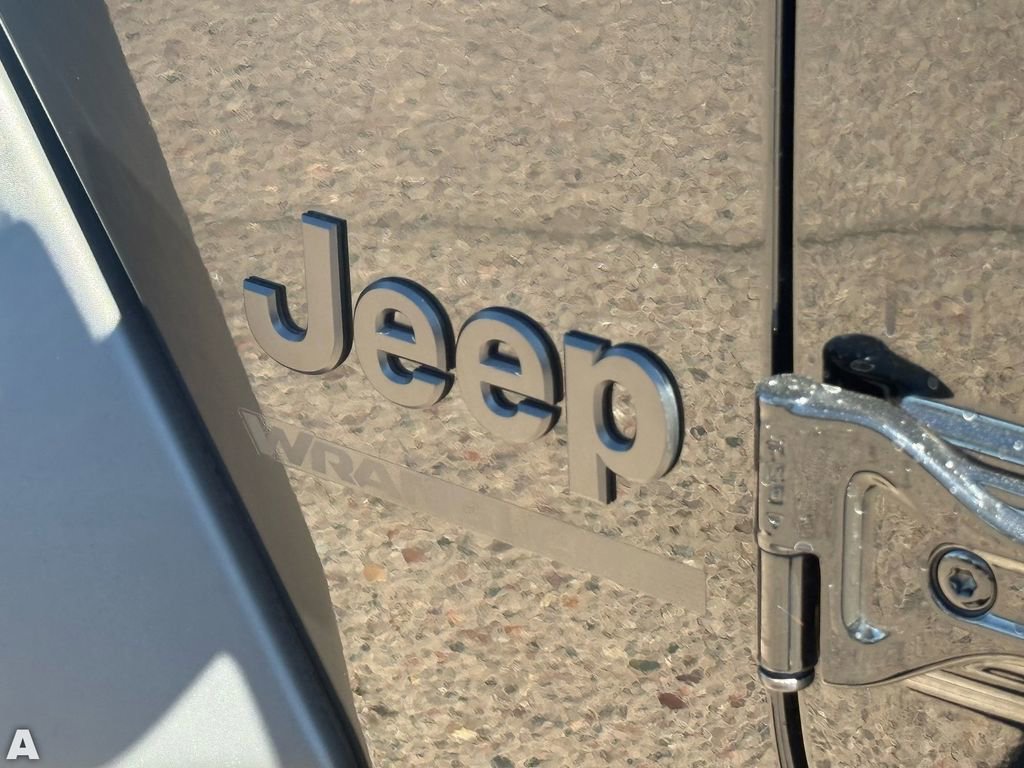 Used 2025 Jeep Wrangler Sport S image 32