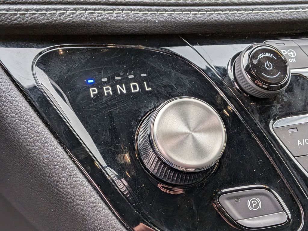 Used 2023 Chrysler Pacifica Touring-L w/ S Appearance Package image 22