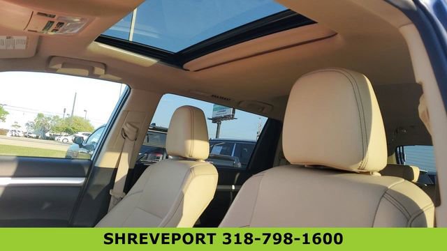 Used 2019 Toyota Highlander XLE FWD image 27