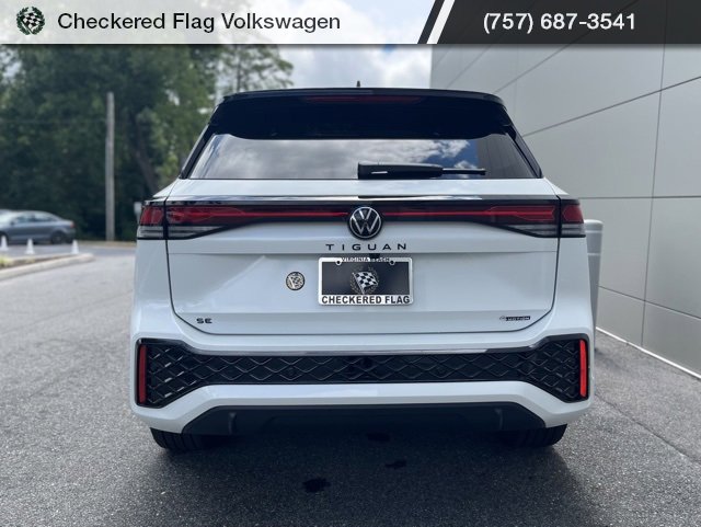New 2025 Volkswagen Tiguan SE R-Line image 19